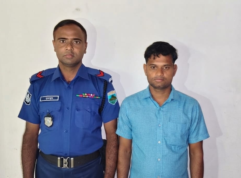 ঈশ্বরদীতে ১৩ বছরের মাদরাসাছাত্রীকে ধর্ষণের অভিযোগ, যুবক আটক