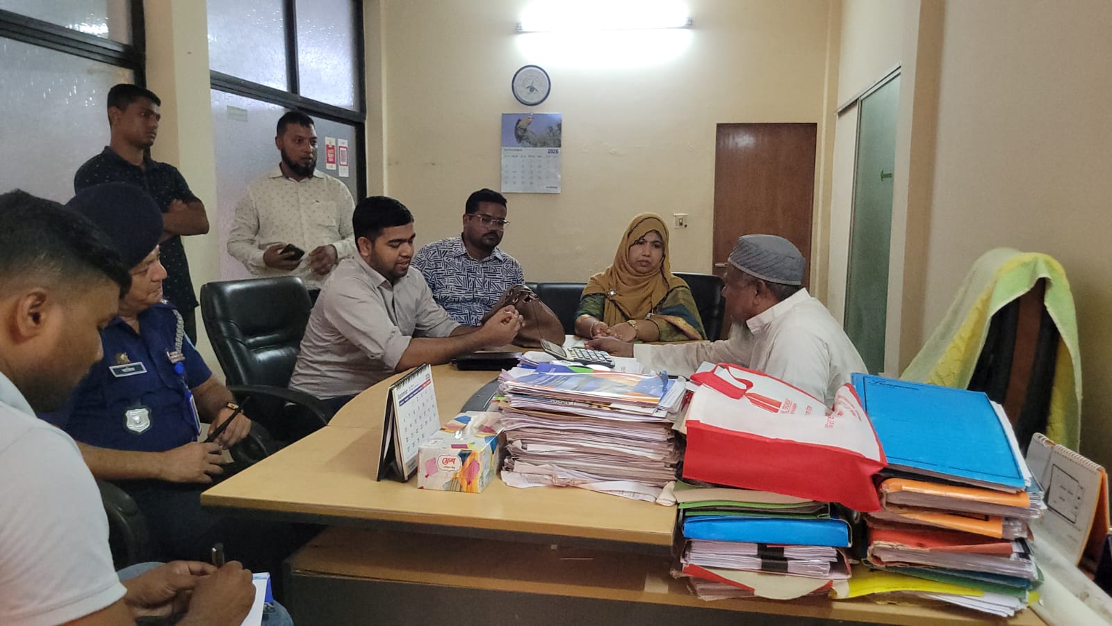 ঈশ্বরদীতে লাইসেন্স নবায়ন ছাড়াই পোল্ট্রি ফিড উৎপাদন, দুই মিলকে জরিমানা