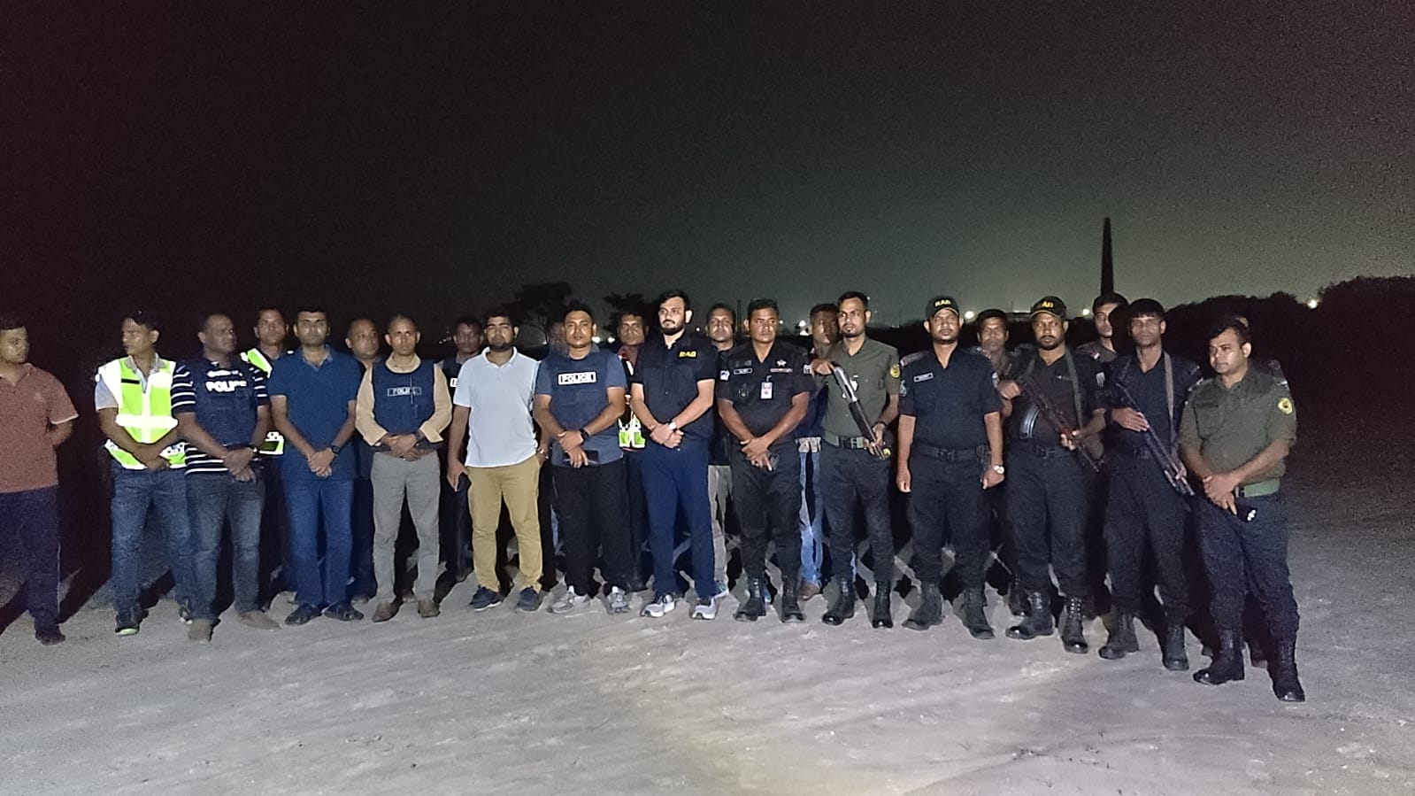 ঈশ্বরদীতে গোলাগুলির ঘটনার পর যৌথ বাহিনীর সাঁড়াশি অভিযান
